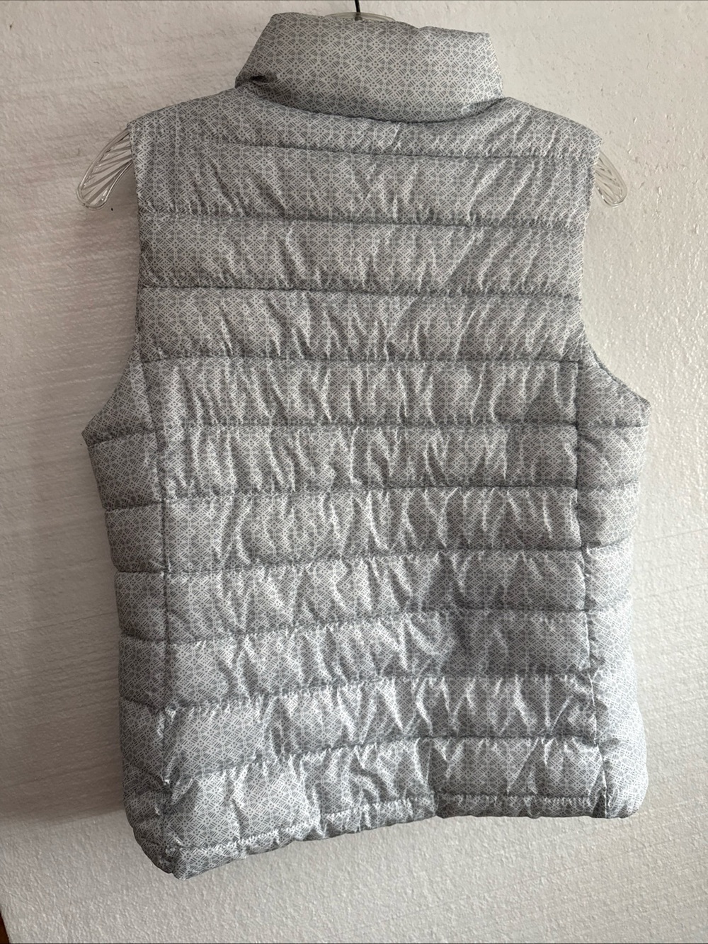 NWT GAP Puffer Vest Women’s S Small Blue Grey Print - Picture 15 of 15